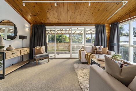 Photo of property in 56b Woodglen Road, Glen Eden, Auckland, 0602