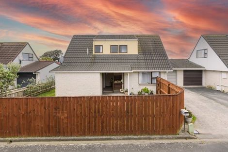 Photo of property in 9 Charisma Court, Kelvin Grove, Palmerston North, 4414