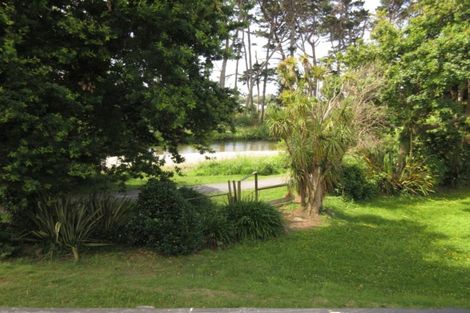 Photo of property in 21 Makora Road, Otaihanga, Paraparaumu, 5036