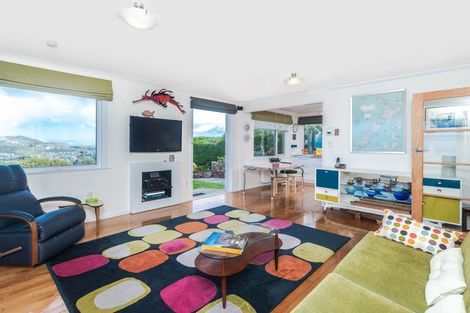 Photo of property in 9 Ruskin Road, Newlands, Wellington, 6037