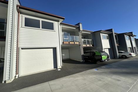 Photo of property in 2/7 Grays Road, Plimmerton, Porirua, 5026