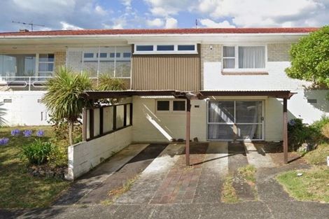 Photo of property in 25 Ellesmere Crescent, Pakuranga Heights, Auckland, 2010