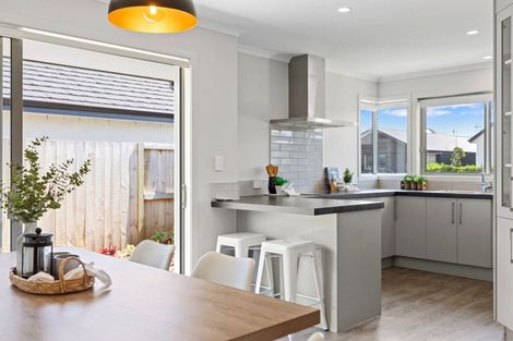 Photo of property in 20 Kotiate Street, Papamoa Beach, Papamoa, 3118