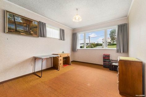 Photo of property in 8 Roberts Road, Glenfield, Auckland, 0629