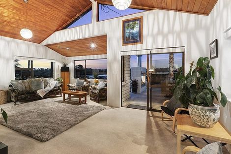 Photo of property in 11 The Terrace, Herald Island, Auckland, 0618