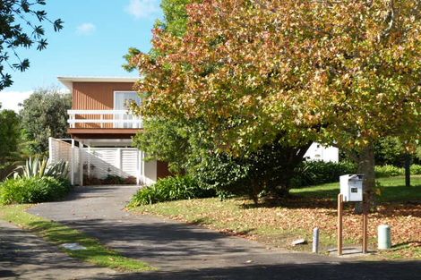 Photo of property in 16 Yeoman Place, Howick, Auckland, 2014