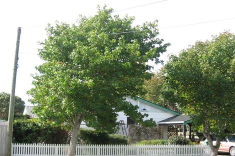 Photo of property in 1 Bathurst Street, Silverstream, Upper Hutt, 5019