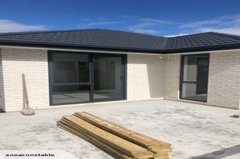 Photo of property in 30 Queenwood Road, Levin, 5510