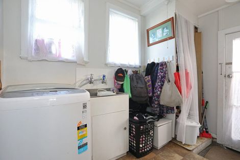 Photo of property in 17 Collins Crescent, Feilding, 4702