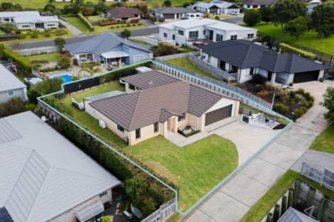 Photo of property in 3 Lakeside Terrace, Omokoroa, 3114