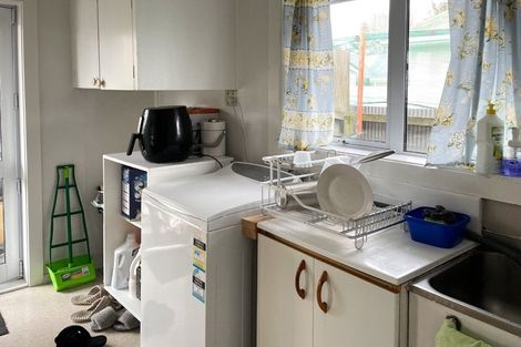 Photo of property in 84 Nortons Road, Avonhead, Christchurch, 8042