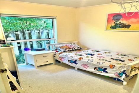 Photo of property in 15a Heathglen Place, Bayview, Auckland, 0629