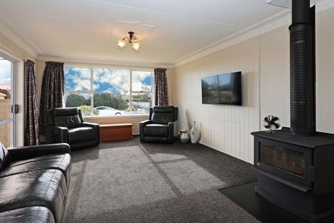 Photo of property in 56 Glendale Crescent, Holmes Hill, Oamaru, 9401