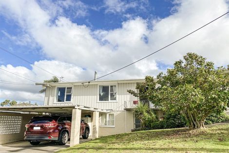 Photo of property in 9 Divich Avenue, Te Atatu South, Auckland, 0610