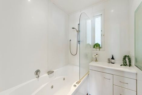 Photo of property in 21 Dunlop Road, Te Puke, 3119