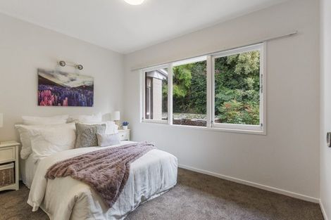 Photo of property in 35 Gretel Place, Hillcrest, Auckland, 0627