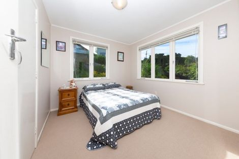 Photo of property in 9 Howard Road, Northcote, Auckland, 0627