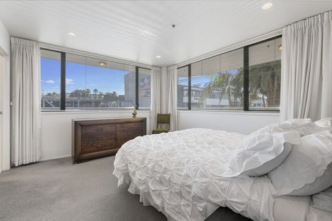 Photo of property in 2a/171 Hurstmere Road, Takapuna, Auckland, 0622