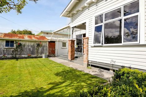 Photo of property in 19 Clifford Street, Hawera, 4610