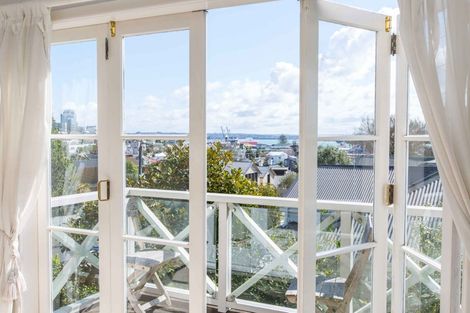 Photo of property in 41 Saint Georges Bay Road, Parnell, Auckland, 1052