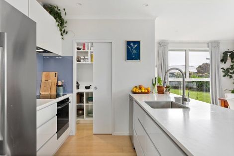 Photo of property in 6 Hamilton Drive, Wainui, Gisborne, 4010