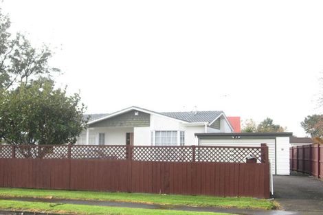 Photo of property in 6 Glennandrew Drive, Half Moon Bay, Auckland, 2012