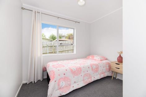 Photo of property in 2/23 Tawa Road, Te Atatu Peninsula, Auckland, 0610