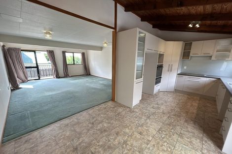 Photo of property in 14a Chablis Place, Henderson, Auckland, 0612