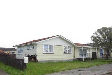 Photo of property in 1/144 Chichester Drive, Rosehill, Papakura, 2113