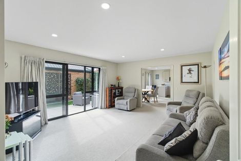 Photo of property in 1/5 Jadewynn Place, Halswell, Christchurch, 8025