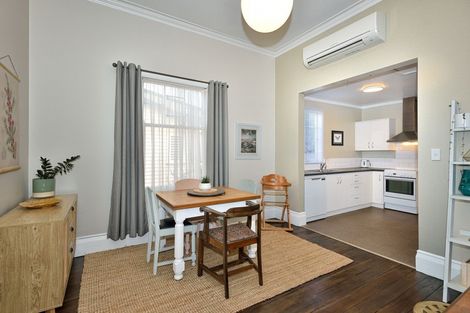 Photo of property in 295 Aberdeen Road, Gisborne, 4010