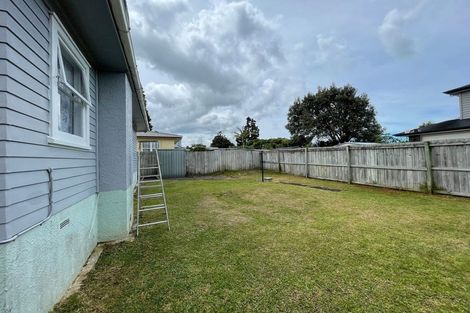 Photo of property in 8 Albert Road, Kelston, Auckland, 0602