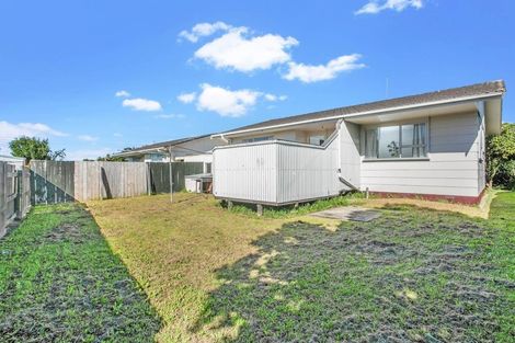 Photo of property in 2/89 Bruce Mclaren Road, Henderson, Auckland, 0612