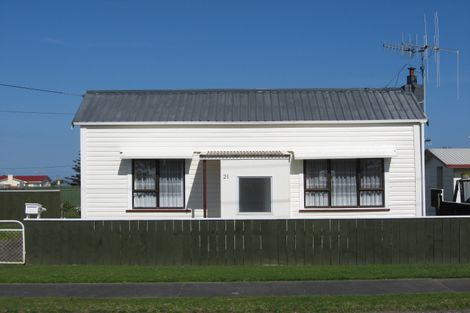 Photo of property in 21 Hood Street, Castlecliff, Whanganui, 4501