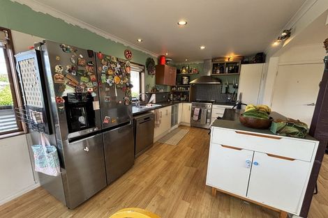 Photo of property in 63 Elliston Crescent, Stanmore Bay, Whangaparaoa, 0932