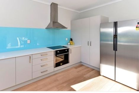 Photo of property in 43 Becker Drive, Weymouth, Auckland, 2103