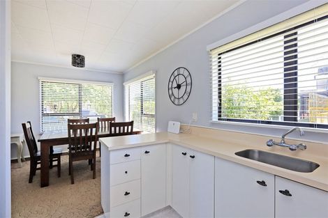 Photo of property in 26 Usherwood Crescent, Akina, Hastings, 4122