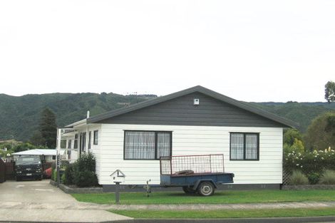 Photo of property in 1 Monarch Grove, Maoribank, Upper Hutt, 5018