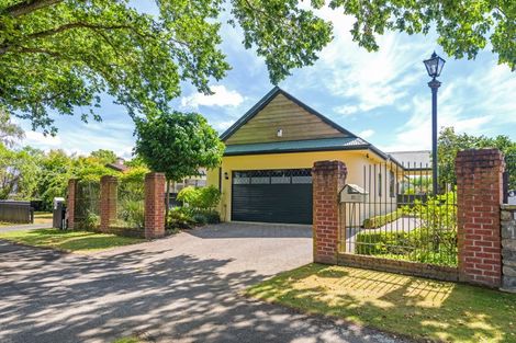 Photo of property in 35 Manapouri Crescent, Hokowhitu, Palmerston North, 4410