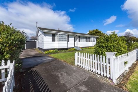 Photo of property in 12 Funnell Place, Manurewa, Auckland, 2102