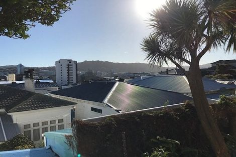 Photo of property in 7a Hawker Street, Mount Victoria, Wellington, 6011