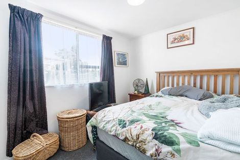 Photo of property in 40 West Coast Road, Glen Eden, Auckland, 0602