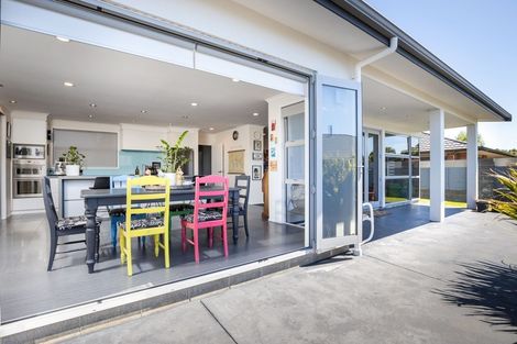 Photo of property in 13 Montrose Place, Highlands Park, New Plymouth, 4312