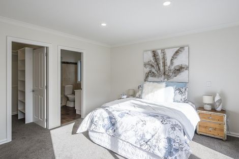 Photo of property in 6 Holcombe Drive, Paraparaumu, 5032