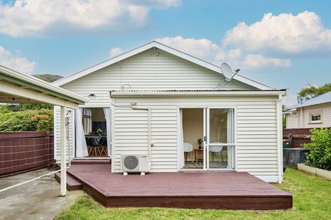 Photo of property in 19 Norton Park Avenue, Fairfield, Lower Hutt, 5011