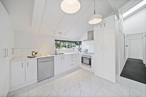 Photo of property in 1/195 Fisher Parade, Farm Cove, Auckland, 2012