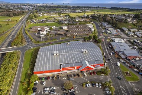 Photo of property in 4 Henwood Road, Mangere East, Auckland, 2024