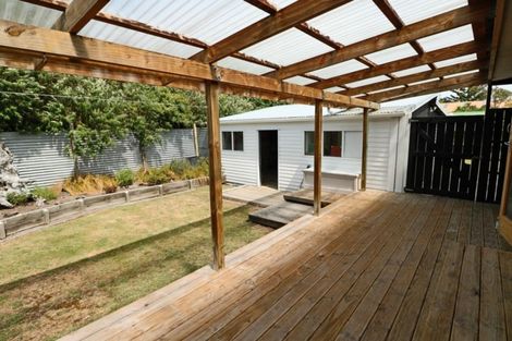 Photo of property in 5 Hillary Street, Foxton, 4814