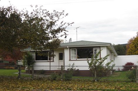 Photo of property in 8 Pine Street, Tapanui, 9522