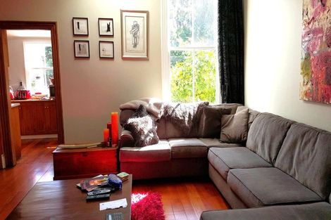 Photo of property in 11 Aorangi Terrace, Thorndon, Wellington, 6011